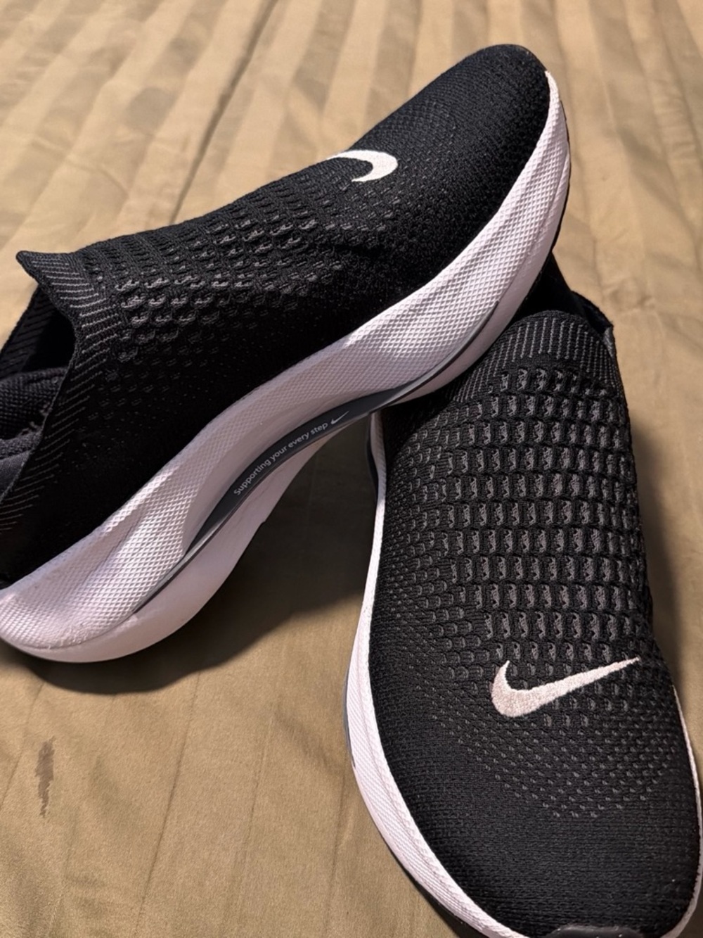 Nike Men's Slip-On Knit Running Shoes - Black/White